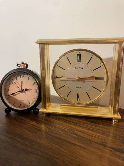 Miscellaneous decorative pieces - clocks, pottery, and more