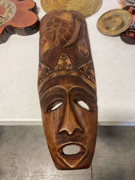 Decorative clock, baskets, and wooden pieces