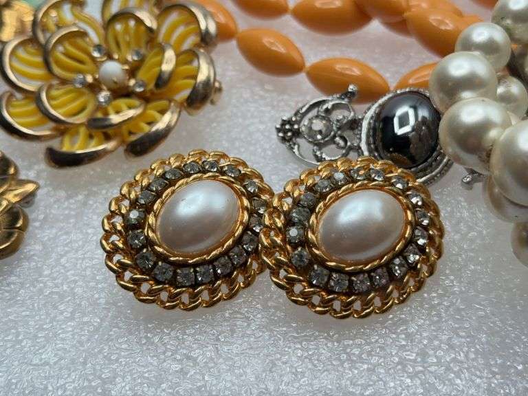 Assorted Jewelry