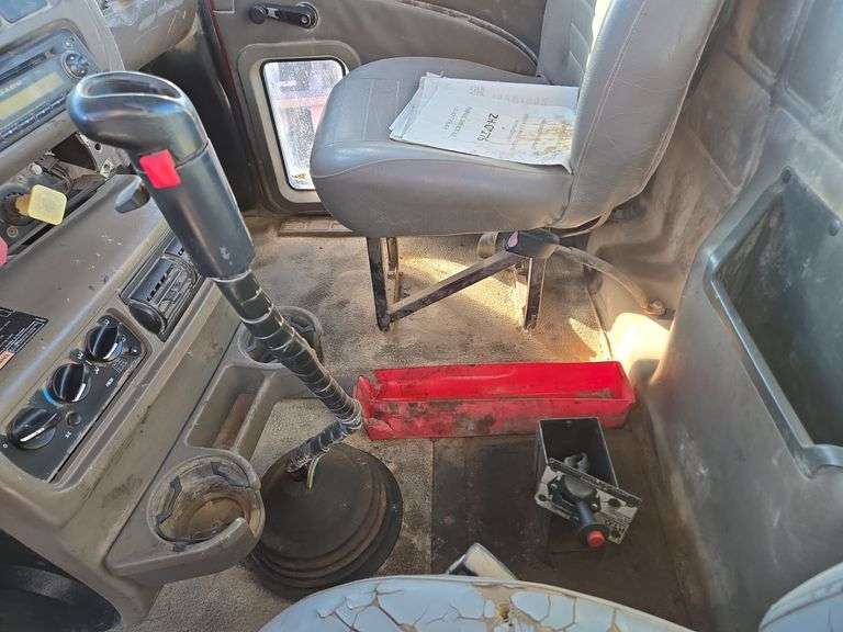 2007 Mack CHN613 miles & hrs unknown- runs