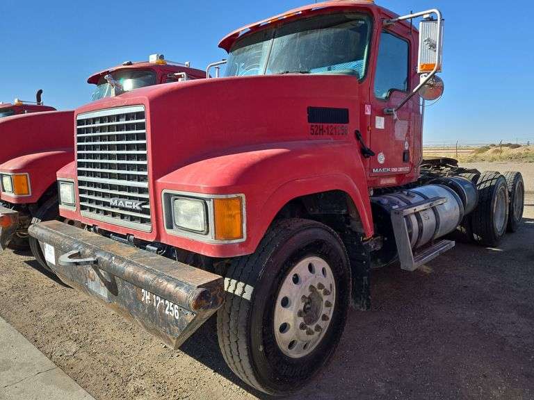 2012 Mack CHU613 Showing 35,973 mi, 4,482 hrs- runs