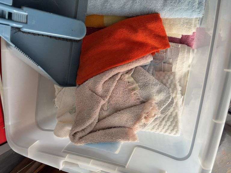 Tote w/ kitchen rags & misc. cleaning brushes & items