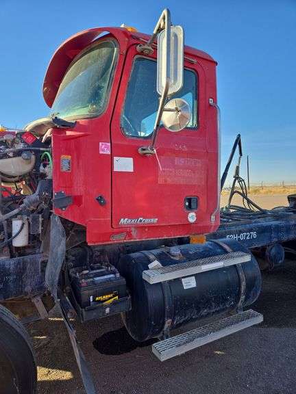 2007 Mack CHN613 miles & hrs unknown- runs