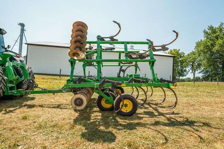 2013 JOHN DEERE 714 DISC CHISEL PLOW