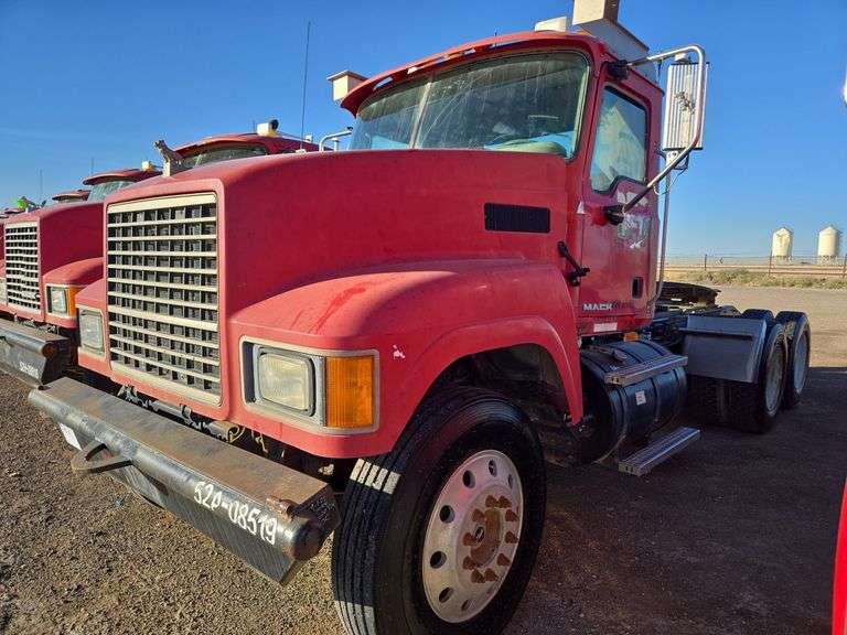 2008 Mack CHU613 Showing 310,915 mi, 20,182 hrs- runs