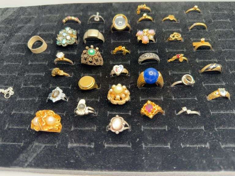 COSTUME RINGS