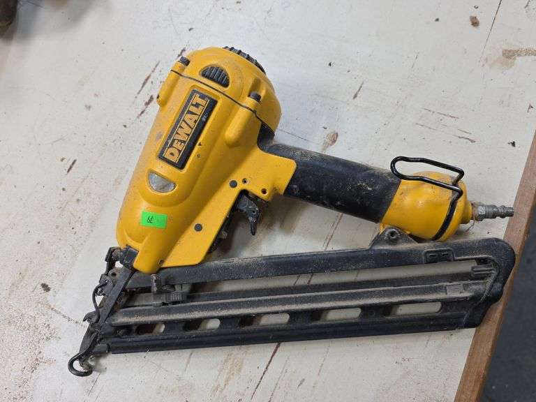 Dewalt Air  Finish Nailer