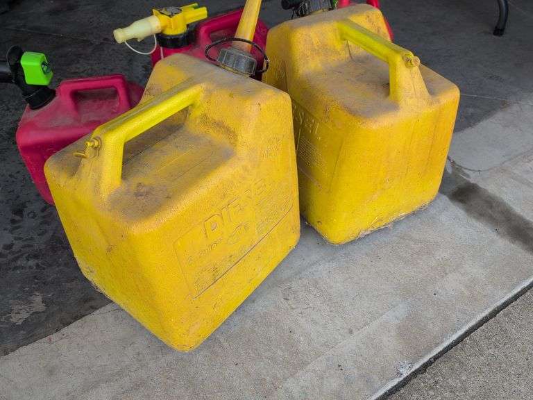 (5) gas cans - see photos