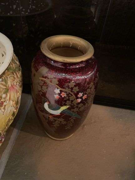 (2) matching lamps, desk lamp, and vases