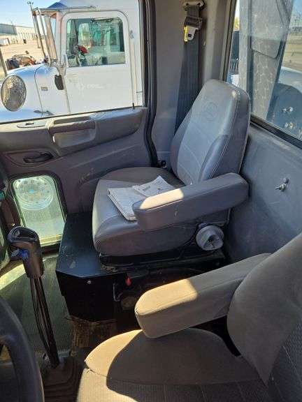 2012 Peterbilt PB348 Showing 3,909 mi, 2,728 hrs- runs