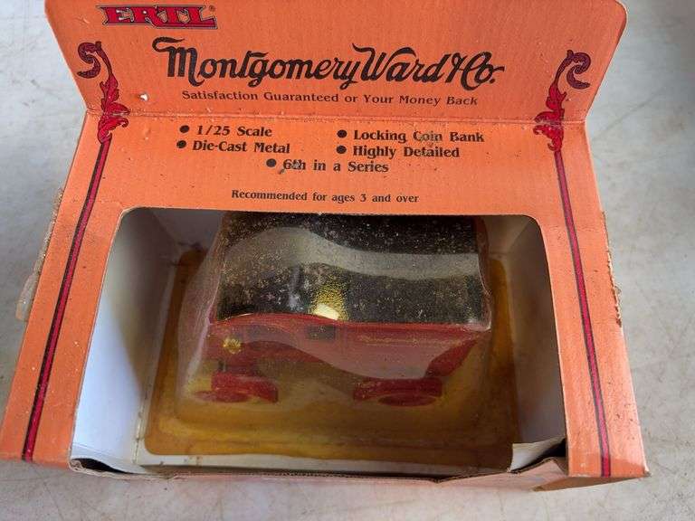 John Deere model truck bank and Ford 1905 model delivery car bank - 1/25 scale, dirty