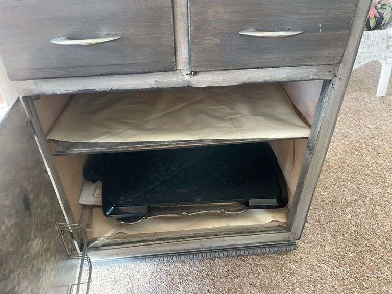 Enameltop stand - 28x22x34