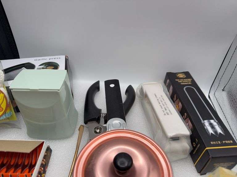 Kitchenware Assortment