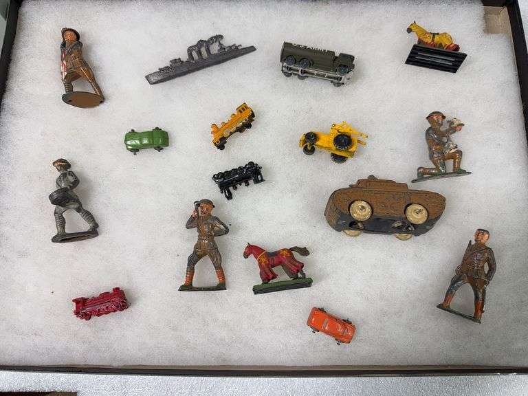 VINTAGE MILITARY TOYS & OTHER MISCELLANEOUS TOYS