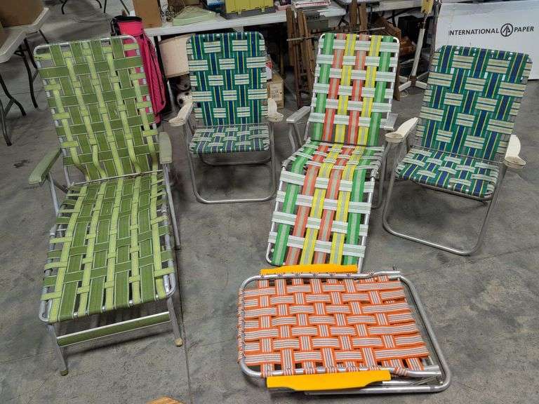 (5) outdoor/beach foldable chairs - dirty, some broken