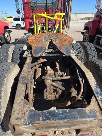 2012 Mack CHU613 Showing 25,006 mi, 12,910 hrs- runs