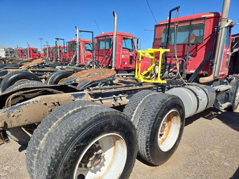 2012 Mack CHU613 Showing 25,006 mi, 12,910 hrs- runs