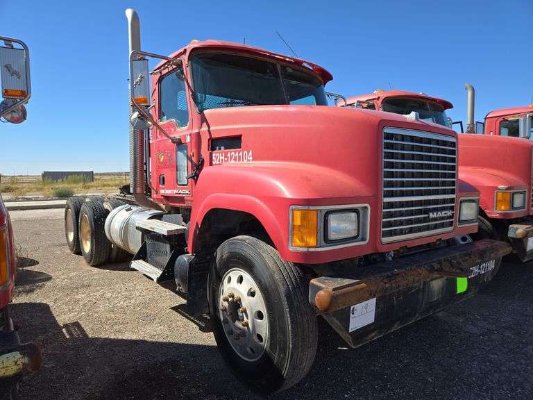 2012 Mack CHU613 Showing 34,590 mi, 13,148 hrs- runs