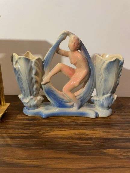 Miscellaneous decorative pieces - clocks, pottery, and more