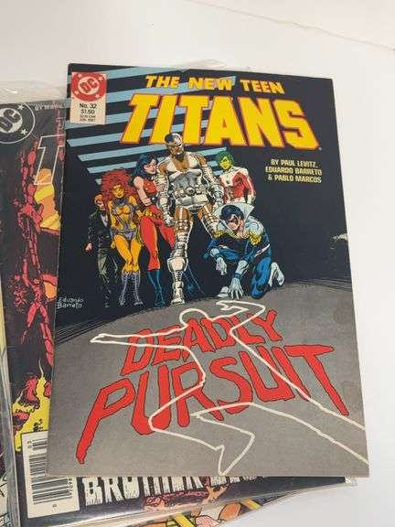 (13) The New Teen Titans Comics