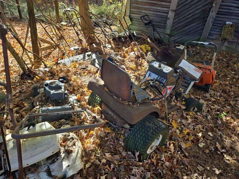 Misc lawn mower parts- large lot