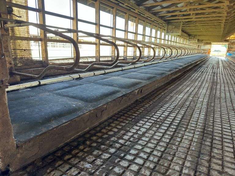 (35) Dual Chamber water beds