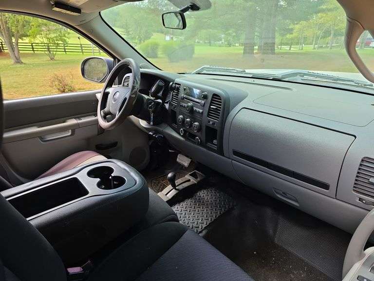 2012 GMC Sierra 1500 4x4 w/ toolbox cap. Runs good. Has a weak battery.