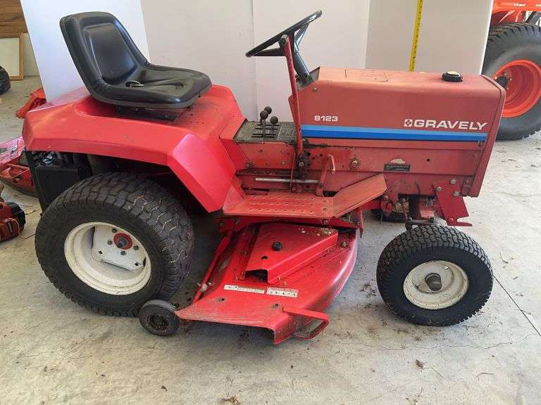 Gravely 8123 Tractor w/ 50” Mower Attachment