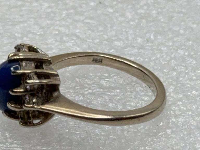 Lovely Star Sapphire 14 kt White Gold with Diamond Accents Ladies Ring Size 6