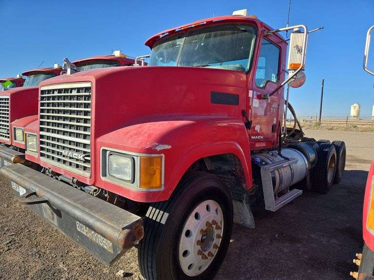 2011 Mack CHU613 miles & hrs unknown- doesn't run