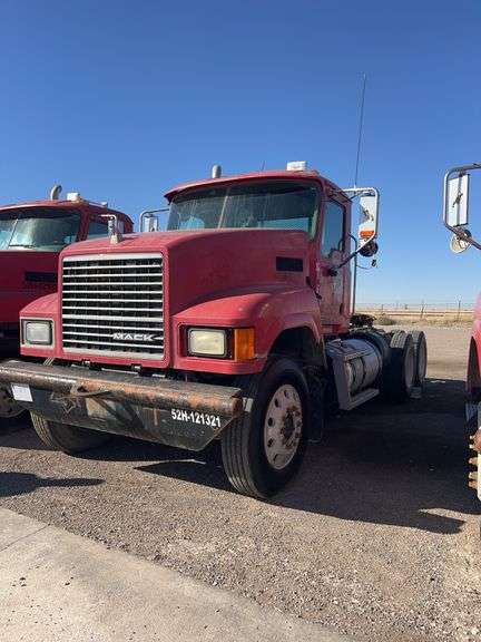 2012 Mack CHU613 Showing 14,319 mi, 14,975 hrs- runs