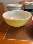 (4) Pyrex mixing bowls
