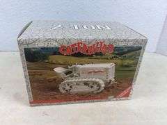 Caterpillar 1926 2-Ton Tractor 1/16 Scale