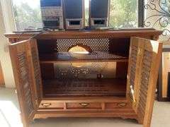 Record player - not working - 44x20x30 w/ Aiwa speaker system