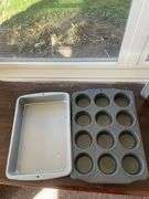 Lot of kitchen items including Rubbermaid containers, cupcake & cake pan & more