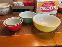 (4) Pyrex mixing bowls