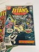 (13) The New Teen Titans Comics
