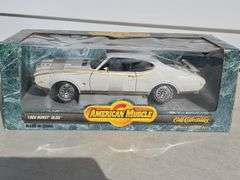 ERTL 1969 HURST OLDS 1:18 SCALE DIE CAST CAR IN BOX