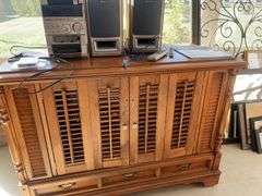 Record player - not working - 44x20x30 w/ Aiwa speaker system