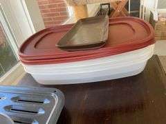 Lot of kitchen items including Rubbermaid containers, cupcake & cake pan & more