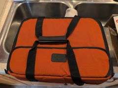 Pyrex portable food carrier set