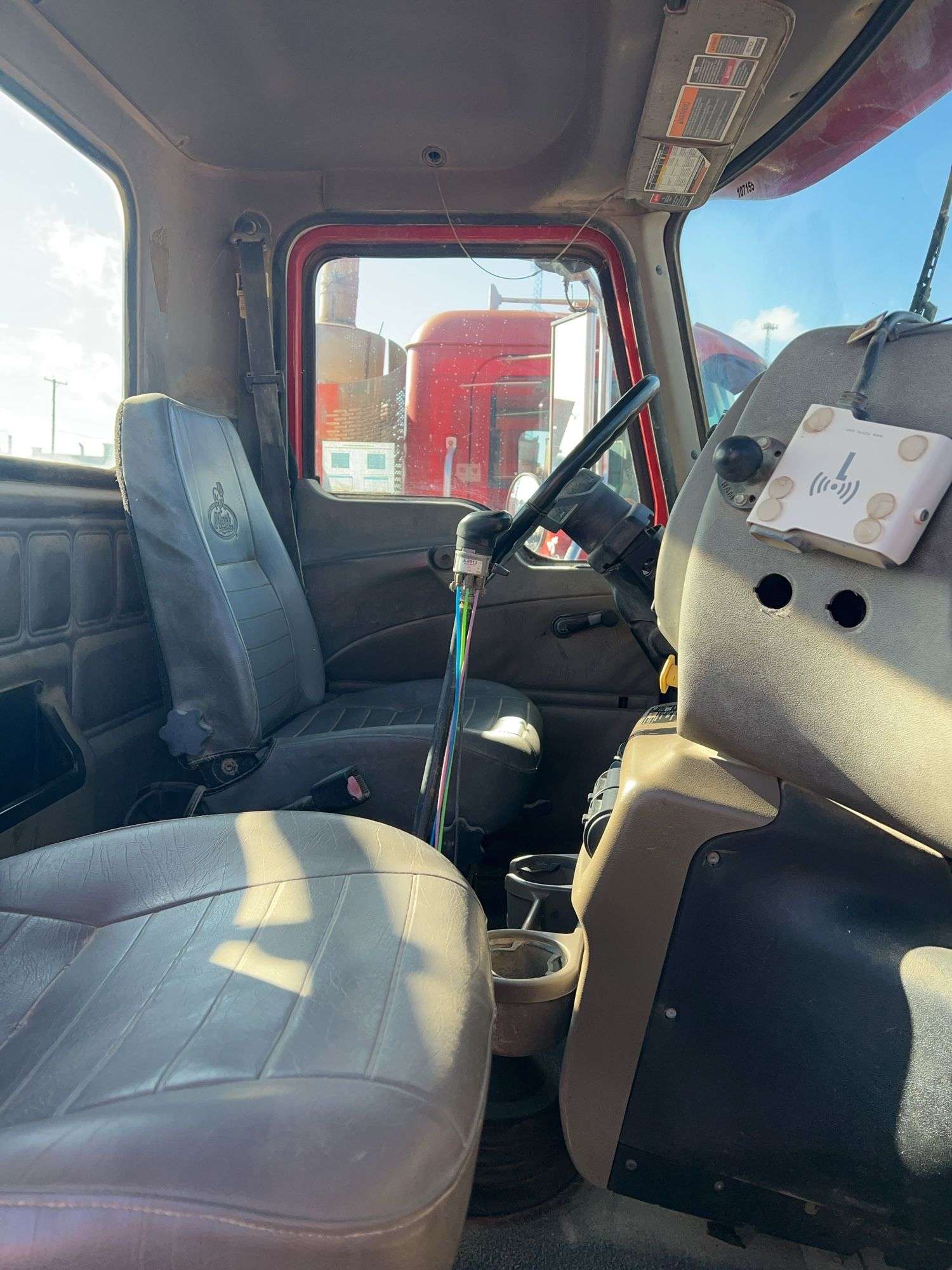 2007 Mack CHN613 showing 55,977 mi, 15,504 hrs- doesn't run