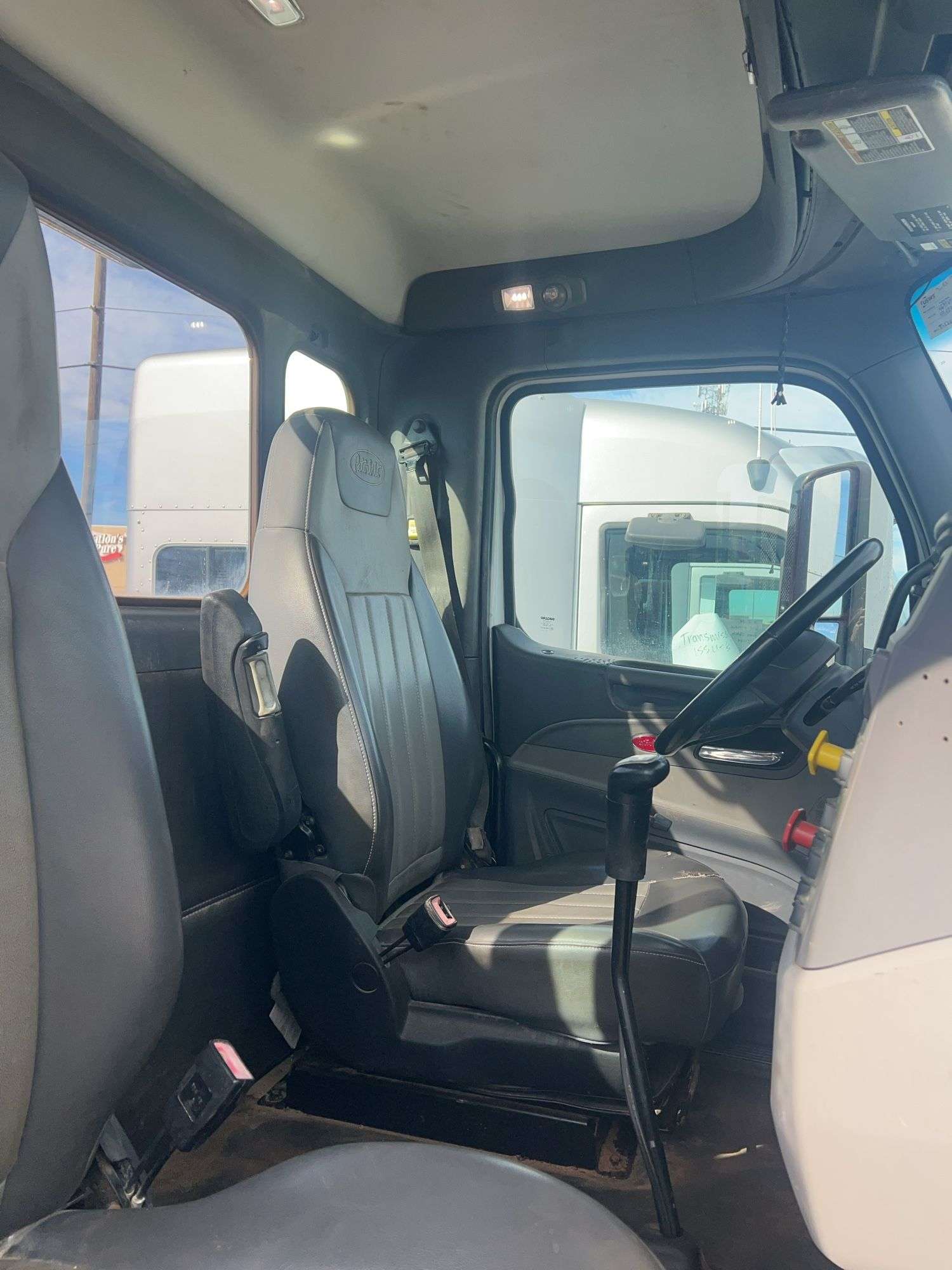 2014 Peterbilt 567 showing 44,798 mi, 5,118 hrs- runs