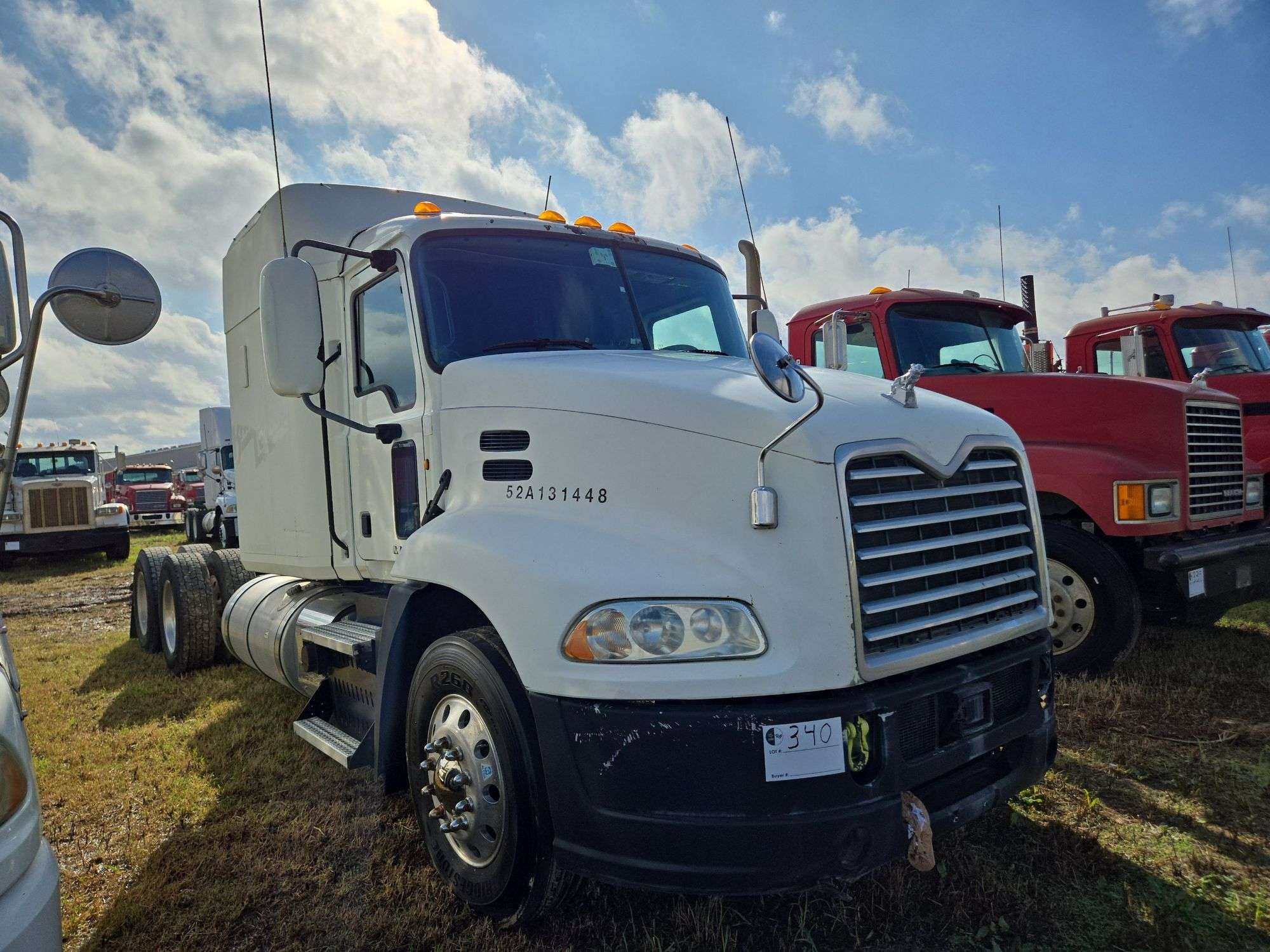 2013 Mack CXU613 showing 438,785 mi, 141,133 hrs- runs