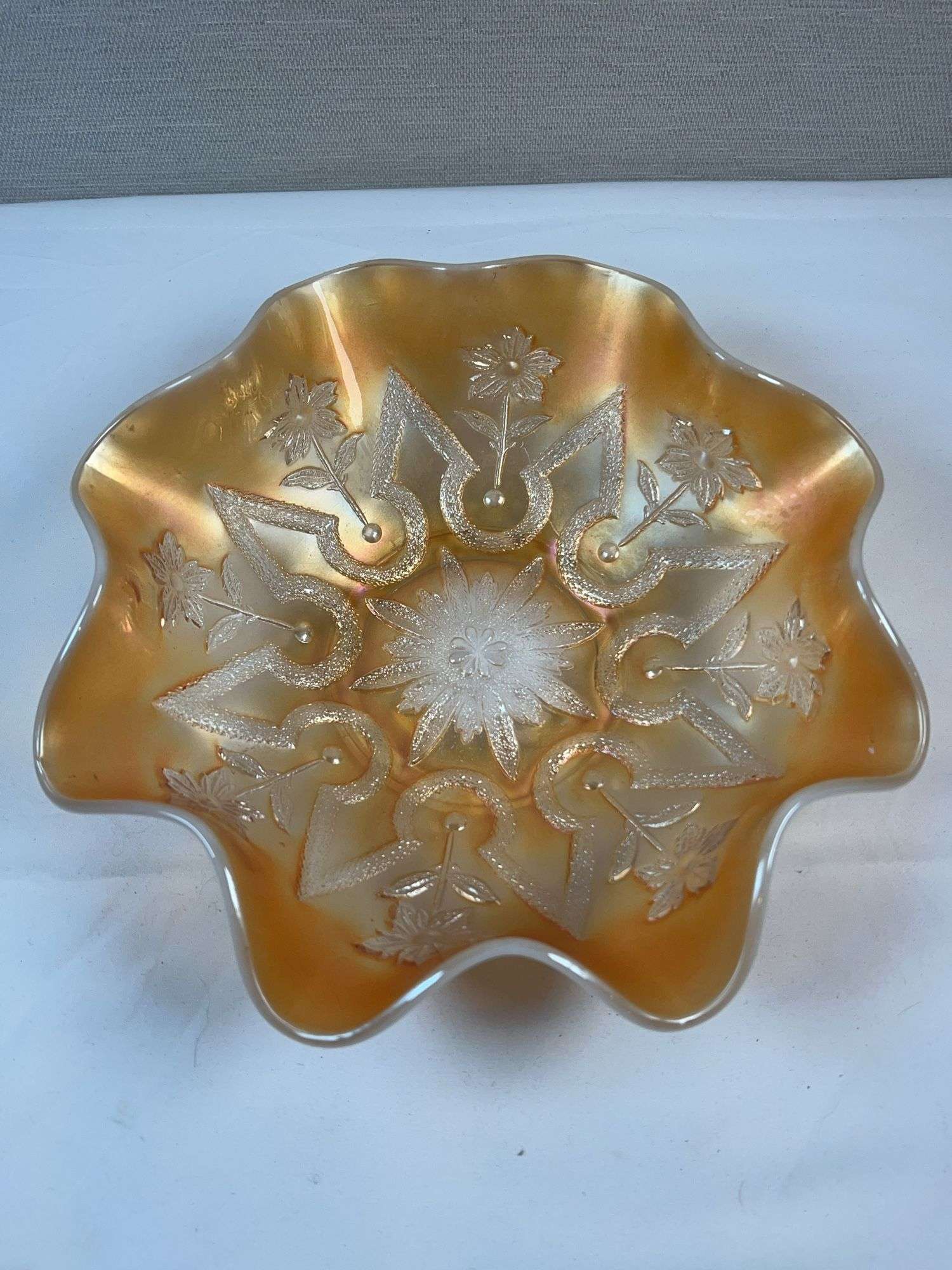 MARIGOLD CARNIVAL GLASS DAISY AND PLUME