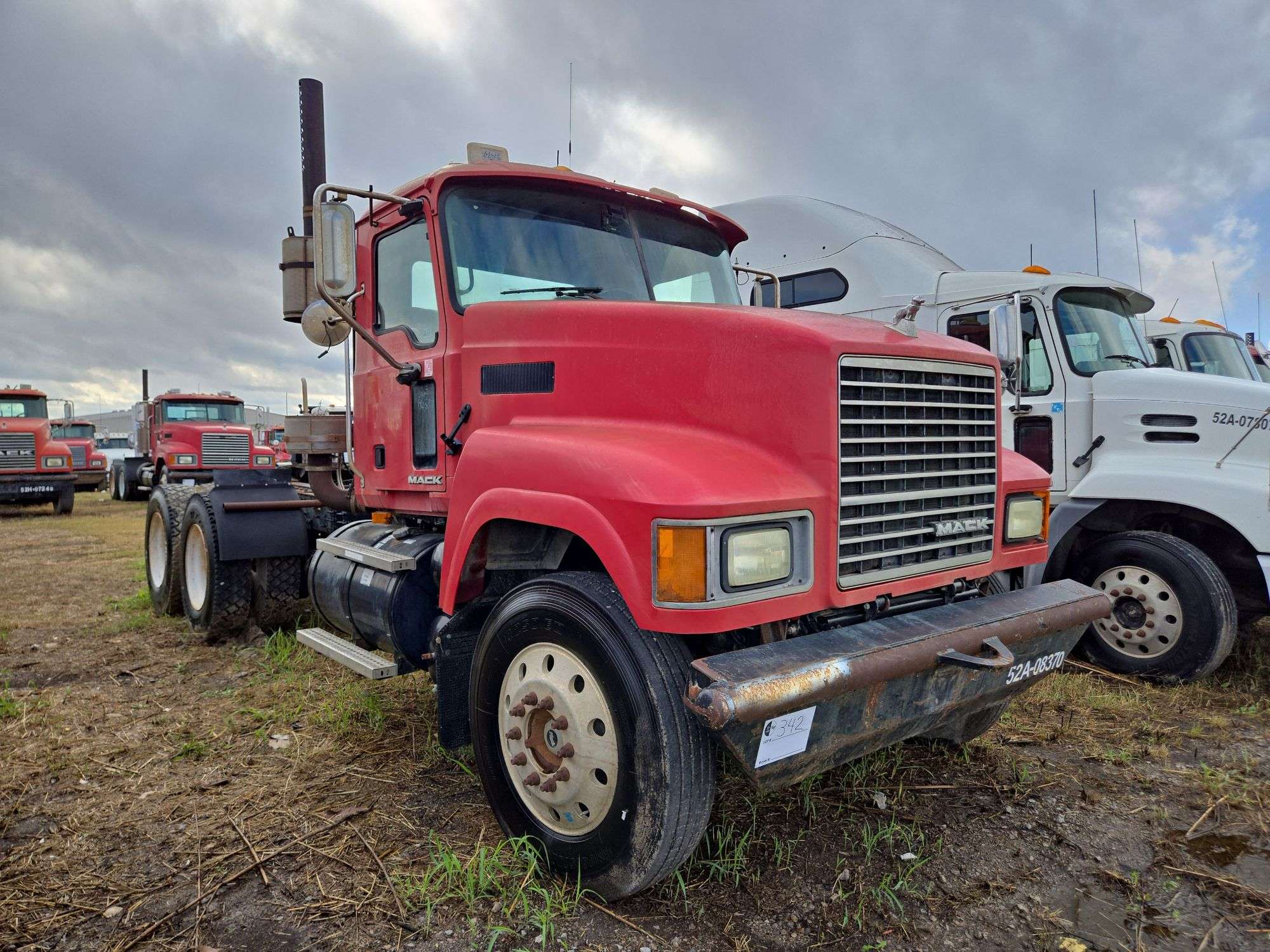 2008 Mack CHU613 showing 41,791 mi, 7,598 mi- doesn't run