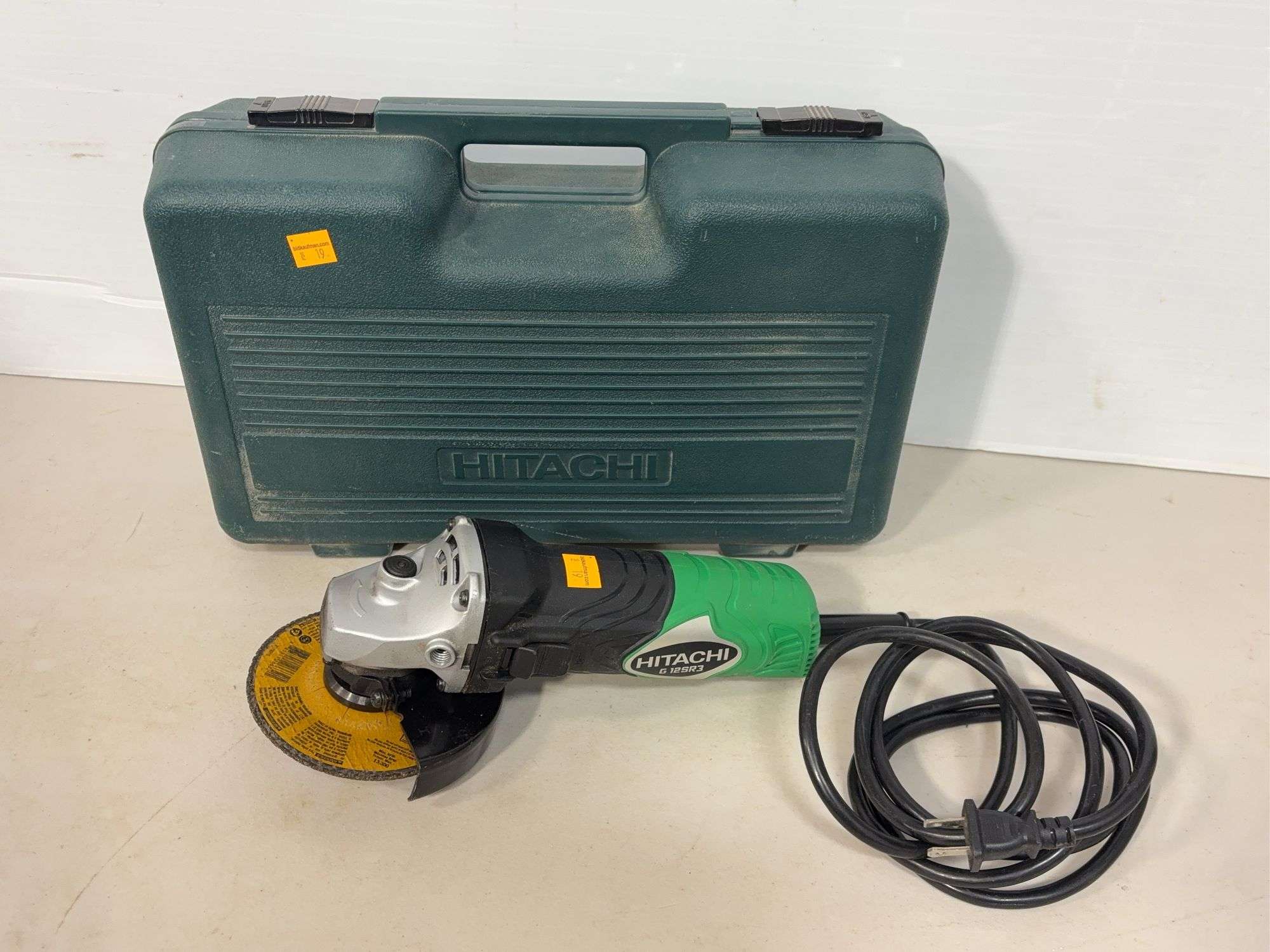 Hitachi G12SR3 electric disc grinder w/ case