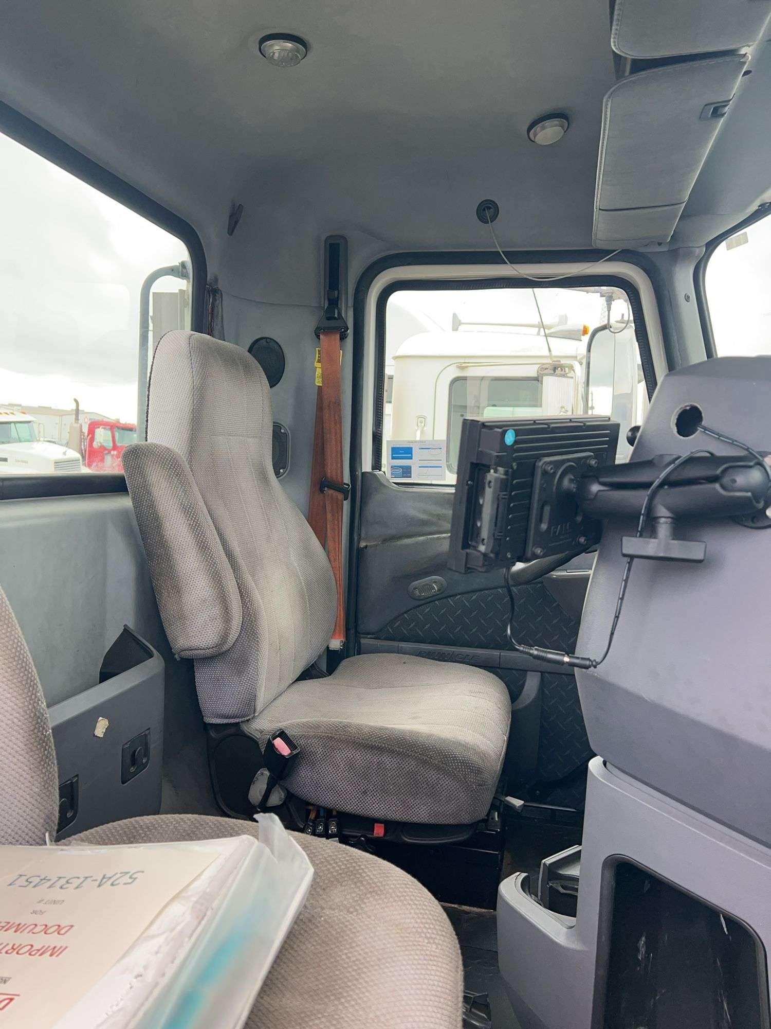 2013 Mack CXU613 showing 359,326 mi, 8,691 hrs - runs