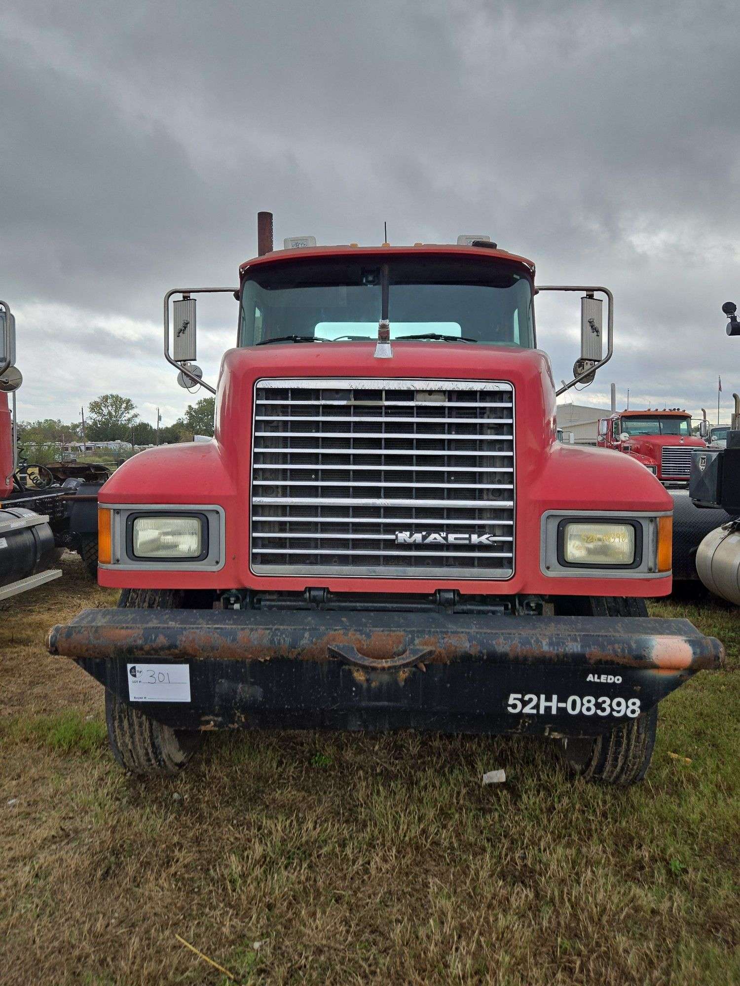 2008 Mack CHU613 showing 42,924 mi, 9,374 hrs- runs