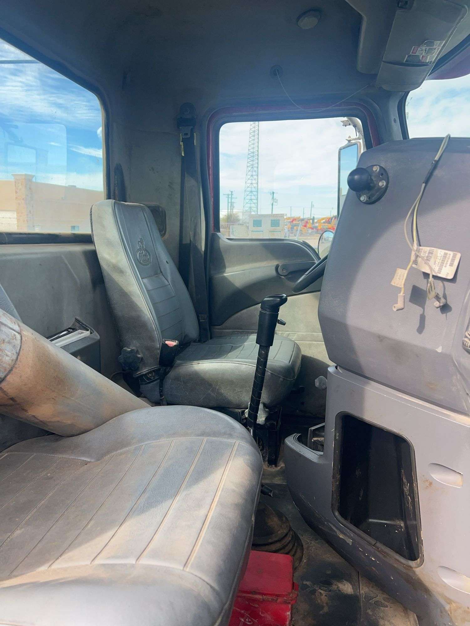 2012 Mack CHU613 showing 88,859 mi, 12,352 hrs - doesn't run